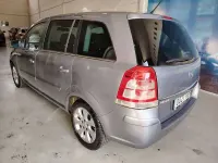 Usado Opel Zafira Family 110 CV (80 kW) 2011 Gris / plata Monovolumen