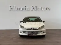Usado Peugeot 206 75 CV (55 kW) 2002 Blanco Berlina