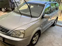 Usado Kia Carens EX 140 CV (102 kW) 2007 Gris / plata Monovolumen
