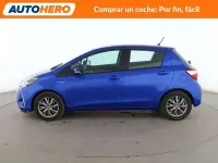 Usado Toyota Yaris Hybrid Active 101 CV (74 kW) 2018 Azul Berlina