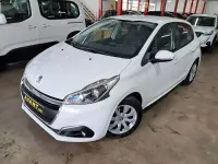 Usado Peugeot 208 Active 100 CV (73 kW) 2019 Blanco Utilitario