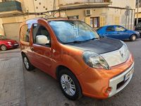 Usado Renault Kangoo 105 CV (77 kW) 2010 Naranja Monovolumen
