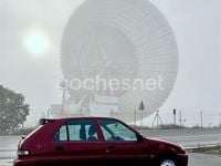 Usado Citroën Saxo Furio 58 CV (42 kW) 2002 Rojo Utilitario