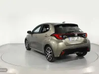 Usado Toyota Yaris Style 116 CV (85 kW) 2022 Bronce Utilitario