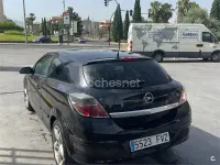 Usado Opel Astra GTC Sport 100 CV (73 kW) 2007 Negro Berlina