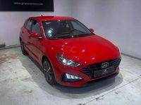 Usado Hyundai i30 110 CV (80 kW) 2022 Rojo Utilitario