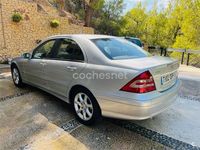 Usado Mercedes C220 Avantgarde 143 CV (105 kW) 2005 Gris / plata Berlina