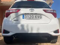 Usado Toyota Yaris Active 111 CV (81 kW) 2019 Blanco Berlina