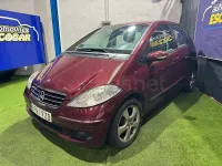 Usado Mercedes A180 Avantgarde 109 CV (80 kW) 2008 Granate Monovolumen