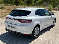 Usado Renault Mégane IV Bose Edition 130 CV (95 kW) 2018 Blanco Berlina