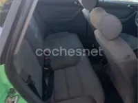 Usado Audi A3 Ambiente 105 CV (77 kW) 2003 Verde Utilitario