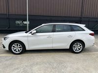 Usado Seat Leon ST Style 110 CV (80 kW) 2022 Blanco Familiar