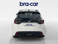 Usado Toyota Yaris Active 116 CV (85 kW) 2022 Blanco Utilitario