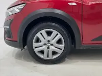 Usado Dacia Sandero Essentiel 91 CV (66 kW) 2021 Rojo Berlina