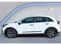 Usado Kia Niro 141 CV (103 kW) 2022 Blanco SUV