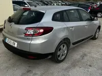 Usado Renault Mégane III Dynamique 130 CV (95 kW) 2012 Gris / plata Berlina