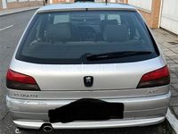 Usado Peugeot 306 90 CV (66 kW) 1999 Gris / plata Berlina