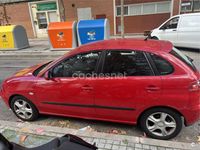 Usado Seat Ibiza Fresh 100 CV (73 kW) 2005 Rojo Utilitario