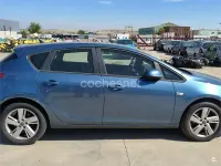 Usado Opel Astra Selective 165 CV (121 kW) 2015 Negro Berlina