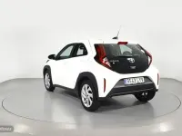 Usado Toyota Aygo X Play 72 CV (52 kW) 2022 Blanco SUV