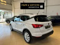 Usado Seat Arona Reference 95 CV (69 kW) 2023 Blanco SUV