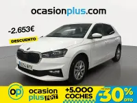 Usado Skoda Fabia Selection 95 CV (69 kW) 2025 Blanco Berlina