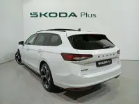 Usado Skoda Superb SportLine 204 CV (150 kW) 2026 Blanco Familiar