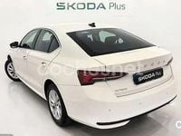 Usado Skoda Octavia 150 CV (110 kW) 2024 Blanco Berlina