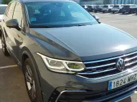 Usado VW Tiguan R-line 150 CV (110 kW) 2023 Gris / plata SUV
