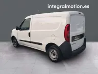 Usado Fiat Doblò 95 CV (69 kW) 2019 Blanco Monovolumen