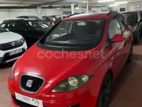 Usado Seat Altea XL Style 105 CV (77 kW) 2012 Rojo Monovolumen