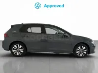 Usado VW Golf VIII Life 115 CV (84 kW) 2025 Gris / plata Berlina