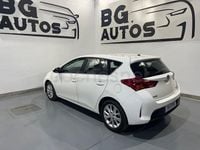 Usado Toyota Auris Advance 124 CV (91 kW) 2013 Blanco Berlina