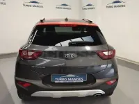 Usado Kia Stonic 110 CV (80 kW) 2018 Gris / plata SUV