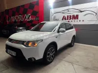 Usado Mitsubishi Outlander P-HEV 203 CV (149 kW) 2015 Blanco SUV