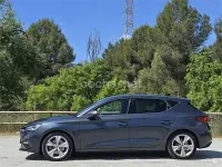Usado Seat Leon FR 150 CV (110 kW) 2021 Gris / plata Berlina