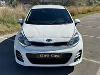 Usado Kia Rio 84 CV (61 kW) 2017 Blanco Berlina