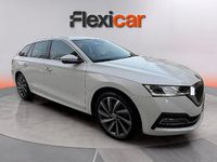 Usado Skoda Octavia Style 150 CV (110 kW) 2021 Blanco Familiar