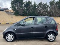 Usado Mercedes A170 Avantgarde 90 CV (66 kW) 2000 Gris / plata Monovolumen