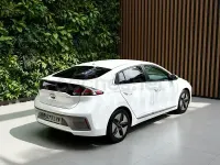 Usado Hyundai Ioniq 141 CV (103 kW) 2022 Blanco Utilitario