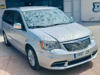 Usado Lancia Voyager Silver 163 CV (119 kW) 2012 Gris / plata Monovolumen