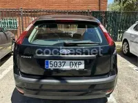 Usado Ford Focus Trend 100 CV (73 kW) 2006 Negro Berlina