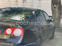 Usado VW Passat Trendline 140 CV (102 kW) 2006 Negro Berlina