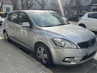 Usado Kia Ceed 90 CV (66 kW) 2010 Gris / plata Utilitario