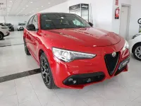 Usado Alfa Romeo Stelvio Veloce 210 CV (154 kW) 2022 Rojo SUV