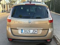 Usado Renault Grand Scénic III Dynamique 130 CV (95 kW) 2015 Gris / plata Monovolumen