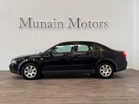 Usado Audi A4 130 CV (95 kW) 2002 Azul Berlina