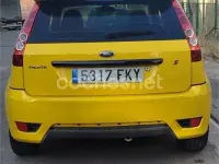 Usado Ford Fiesta Sport 100 CV (73 kW) 2007 Amarillo Utilitario