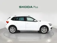Usado Skoda Kamiq Style 110 CV (80 kW) 2022 Blanco SUV