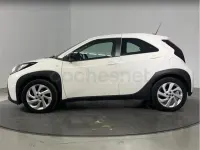 Usado Toyota Aygo X Play 72 CV (52 kW) 2025 Blanco SUV